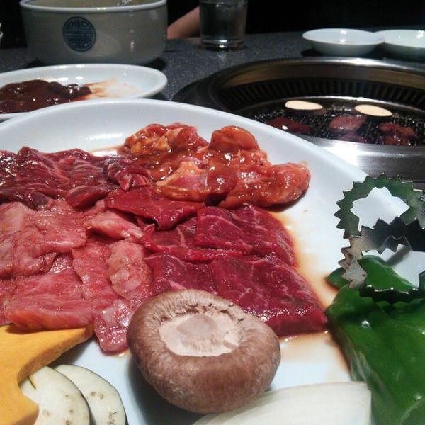 Photo taken at 炭火焼肉  DAIEIKAKU by usuyu ☆. on 3/17/2013