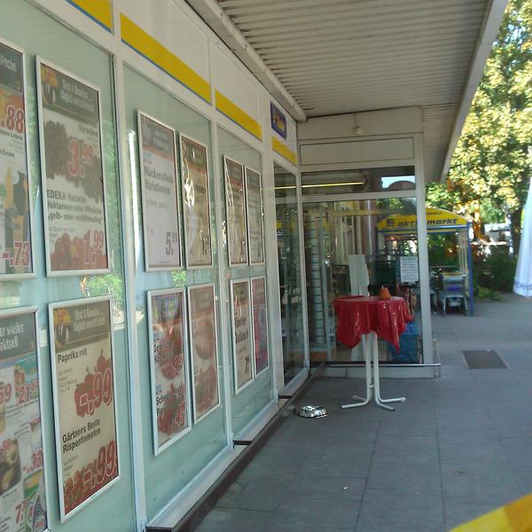 EDEKA aktiv markt Töpfert 德国汉堡市斯特雷斯曼大道 12-16