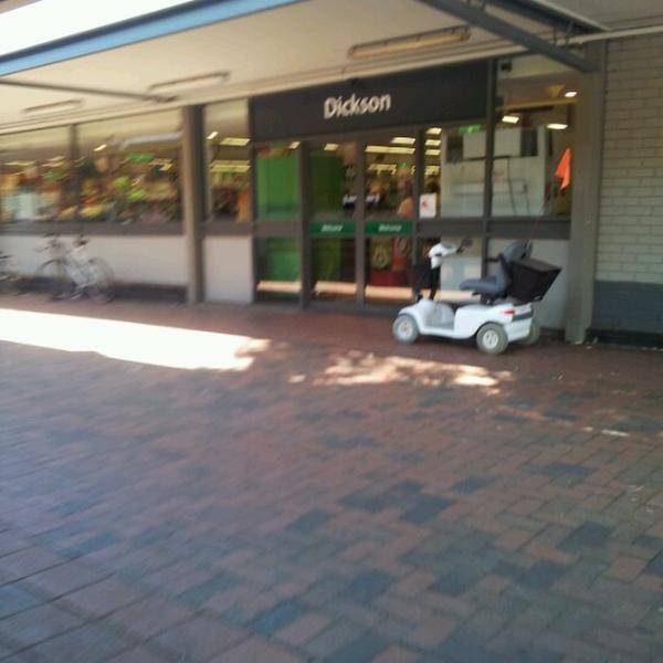 Photo taken at Woolworths by Jeskia L. on 11/28/2012