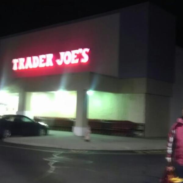 Photo taken at Trader Joe's by Lupita O. on 12/27/2012-纽泽西州帕拉默斯米德兰大道404号 Photo taken at Trader Joe's by Lupita O. on 12/27/2012
