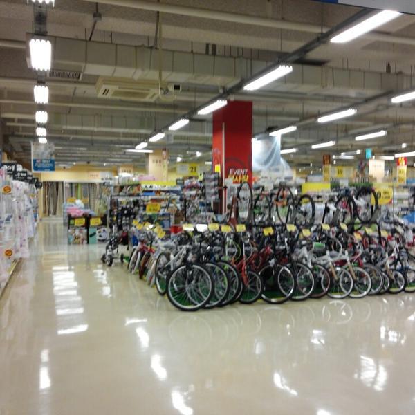 Photo taken at 홈플러스 (Home Plus) by TaeYong K. on 9/4/2013-京畿道高阳市一山东区中央路1275号路64号(一山店) Photo taken at 홈플러스 (Home Plus) by TaeYong K. on 9/4/2013