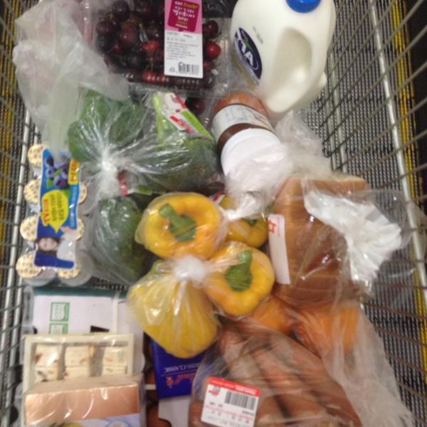 Photo taken at 홈플러스 (Home Plus) by Dmitry O. on 5/20/2014-京畿道高阳市一山东区中央路1275号路64号(一山店) Photo taken at 홈플러스 (Home Plus) by Dmitry O. on 5/20/2014