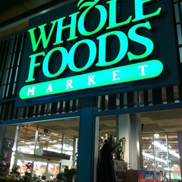 Photo taken at Whole Foods Market by Nina V. on 8/25/2012-加利福尼亚州威尼斯林肯大道225号 Photo taken at Whole Foods Market by Nina V. on 8/25/2012