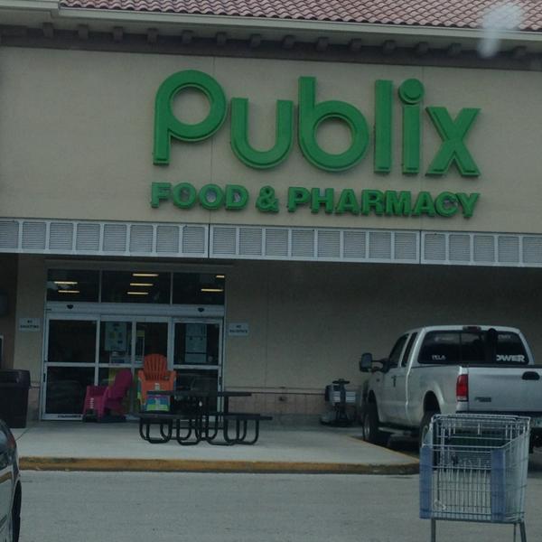 Photo taken at Publix by Mary Pat R. on 8/1/2013