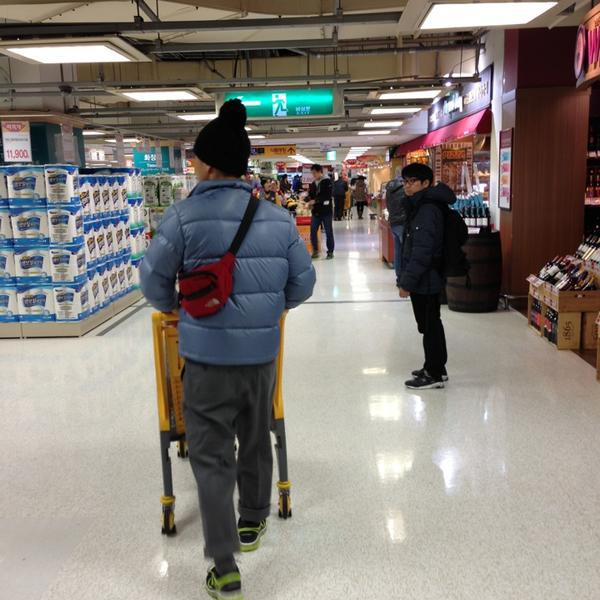 Photo taken at E-Mart (Gimpo Airport Branch) by 4xSxQx G. on 1/21/2013