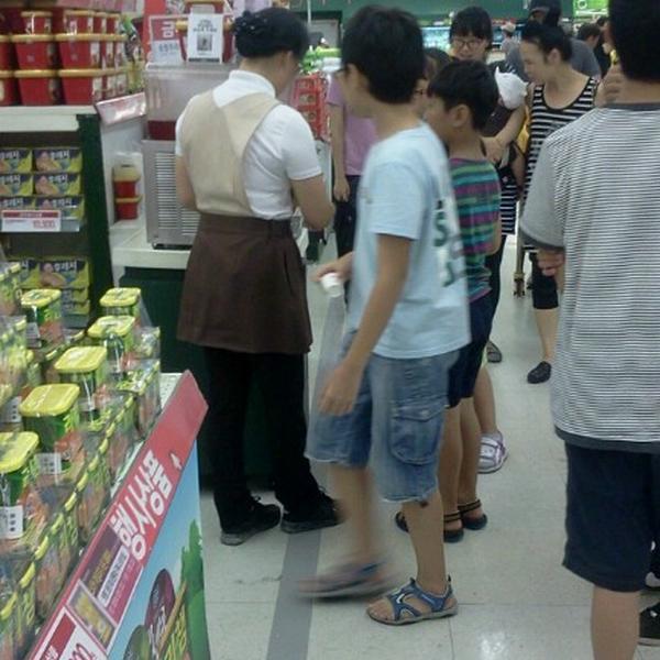 Photo taken at 이마트 (E-Mart) by 청주 김. on 8/15/2012-庆尚南道晋州仁寺洞12号易买得超市 Photo taken at 이마트 (E-Mart) by 청주 김. on 8/15/2012