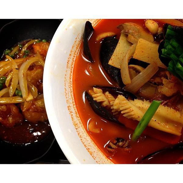 Photo taken at 이마트 (E-Mart) by Jimil B. on 5/21/2013-庆尚南道晋州仁寺洞12号易买得超市 Photo taken at 이마트 (E-Mart) by Jimil B. on 5/21/2013