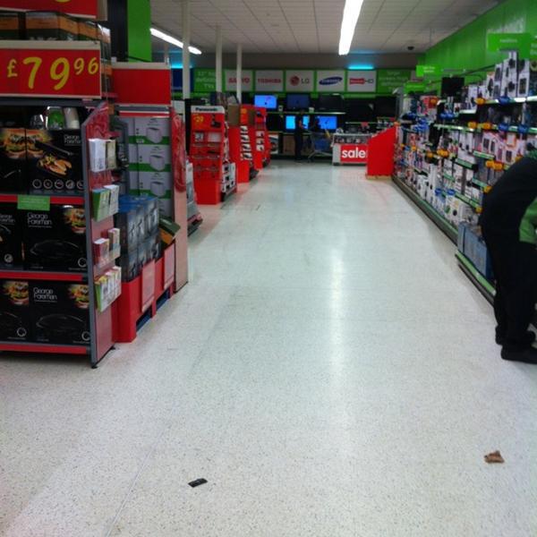 Photo taken at ASDA by Ionut T. on 9/6/2011-英国伦敦四十小巷 Photo taken at ASDA by Ionut T. on 9/6/2011