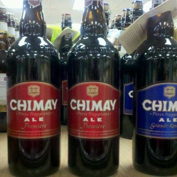 Photo taken at Trader Joe's by Joey R. on 10/29/2011-加尼福尼亚 洛杉矶海波龙大道2738(在密苏里安大略省休闲街) Photo taken at Trader Joe's by Joey R. on 10/29/2011