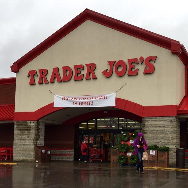 Photo taken at Trader Joe's by stepher on 11/28/2014-田纳西州纳什维尔市希尔斯伯勒帕克路3909(在阿伯特马丁路和理查德琼斯路之间) Photo taken at Trader Joe's by stepher on 11/28/2014