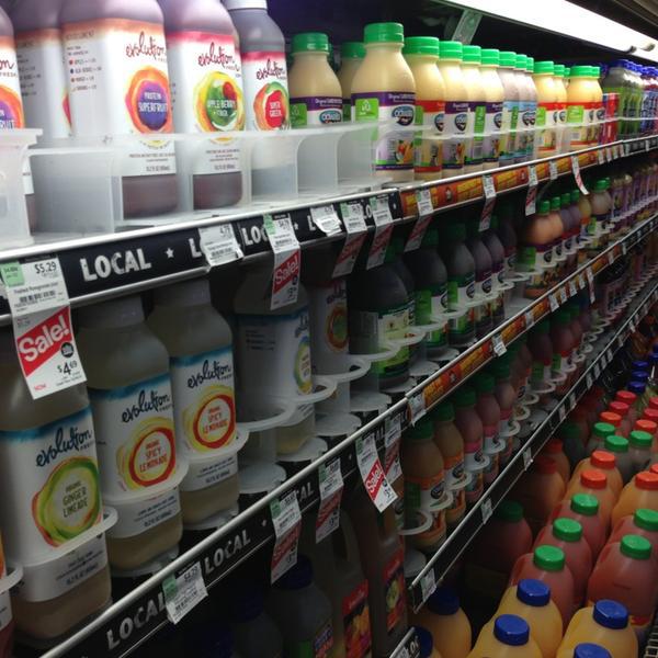 Photo taken at Whole Foods Market by Cesar M. on 12/22/2012-加利福尼亚州托伦斯太平洋海岸高速公路(克伦肖大道)2655 Photo taken at Whole Foods Market by Cesar M. on 12/22/2012