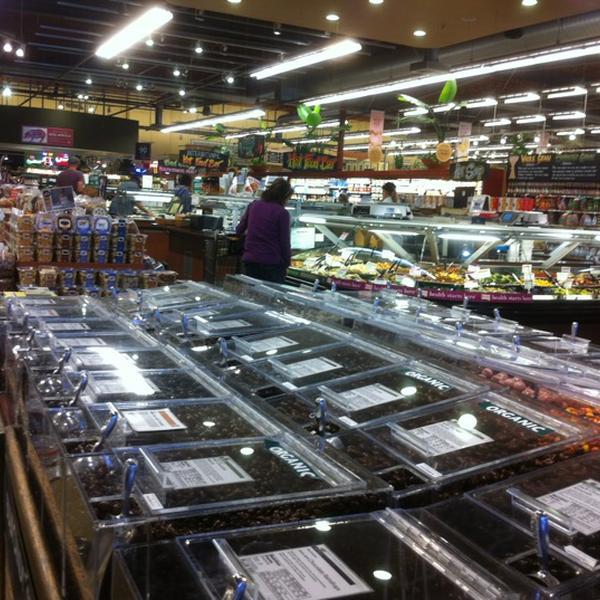 Photo taken at Whole Foods Market by Tim P. on 3/2/2012-加利福尼亚州托伦斯太平洋海岸高速公路(克伦肖大道)2655 Photo taken at Whole Foods Market by Tim P. on 3/2/2012