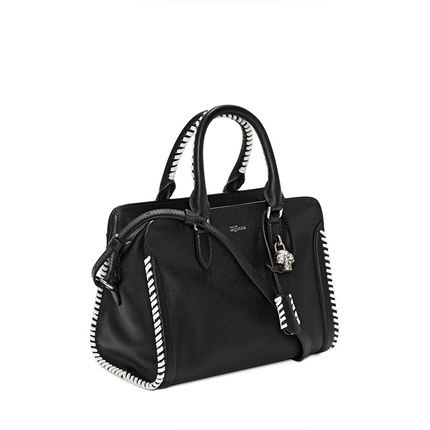 ALEXANDER MCQUEEN麦昆女包16春款漆面牛皮单肩手提包45284267fq ALEXANDER MCQUEEN麦昆女包16春款漆面牛皮单肩手提包45284267fq