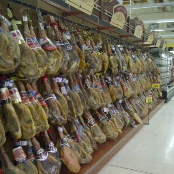 Photo taken at Carrefour El Saler by elpanajorge g. on 8/30/2013-西班牙巴伦西亚洛佩兹皮尼罗教授大道16号 Photo taken at Carrefour El Saler by elpanajorge g. on 8/30/2013