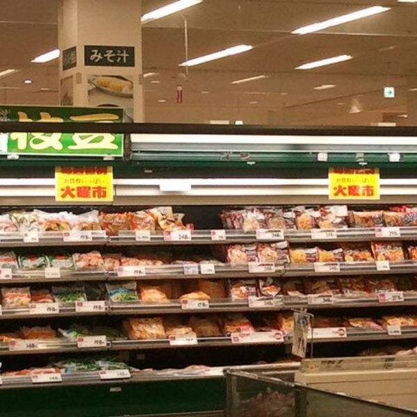 Photo taken at イオンモール浜松志都吕 by hana on 5/1/2012