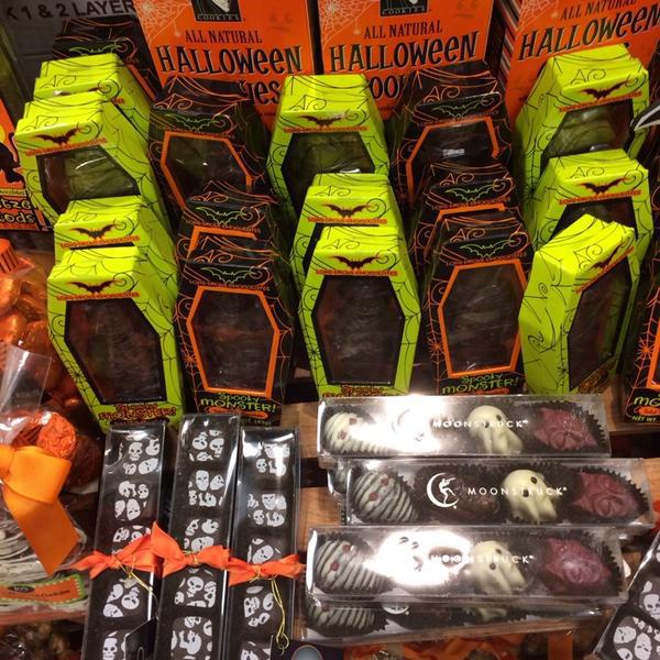 Photo taken at Whole Foods Market by Sheila V. on 10/19/2013-加尼福尼亚雷东多海滩太平洋海岸高速公路405(山茶花和绿柱石街之间) Photo taken at Whole Foods Market by Sheila V. on 10/19/2013