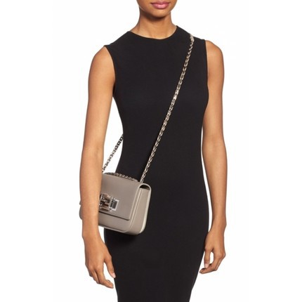 FENDI/芬迪 女包 女式单肩包 Q01781915 FENDI/芬迪 女包 女式单肩包 Q01781915