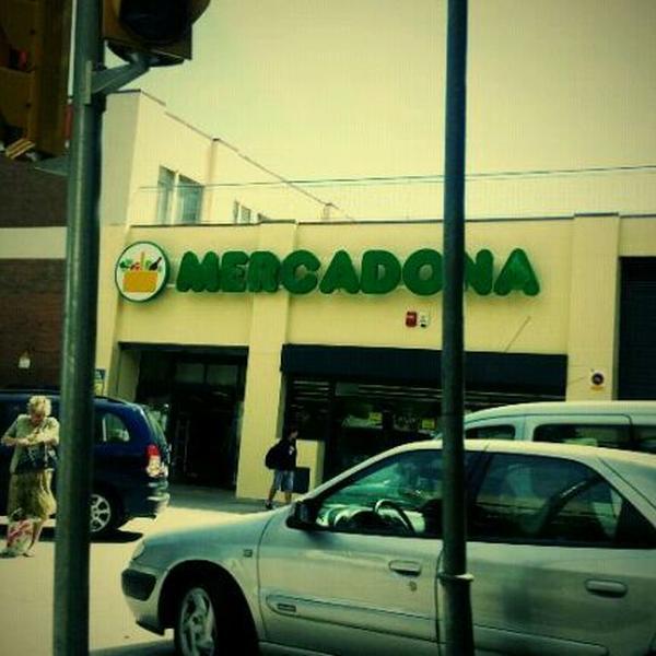 Photo taken at Mercadona by Erikiux on 9/19/2011