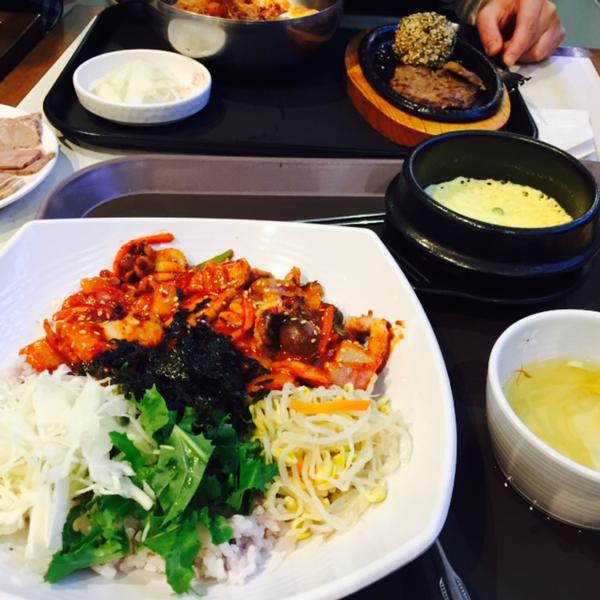 Photo taken at 이마트 (emart) by Kaeun L. on 3/16/2015-首尔特别市瑞草区16易买得超市 Photo taken at 이마트 (emart) by Kaeun L. on 3/16/2015