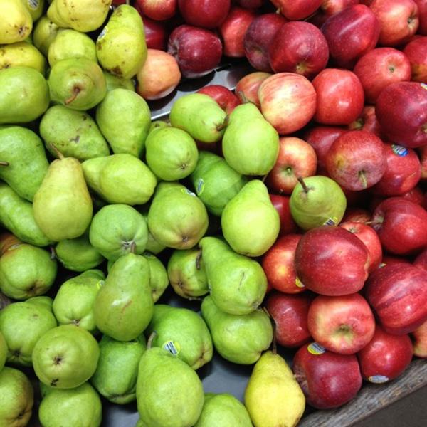 Photo taken at Whole Foods Market by Bob S. on 9/30/2012-美国纽约州扬克斯岭山道1 Photo taken at Whole Foods Market by Bob S. on 9/30/2012