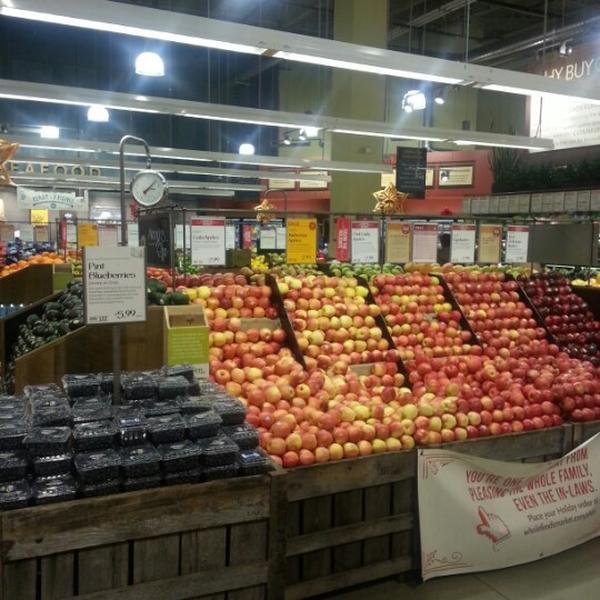 Photo taken at Whole Foods Market by Waldo on 12/24/2012-美国纽约州扬克斯岭山道1 Photo taken at Whole Foods Market by Waldo on 12/24/2012