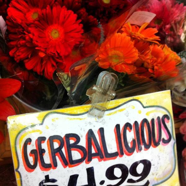 Photo taken at Trader Joe's by Susan R. on 7/14/2013-田纳西州纳什维尔市希尔斯伯勒帕克路3909(在阿伯特马丁路和理查德琼斯路之间) Photo taken at Trader Joe's by Susan R. on 7/14/2013