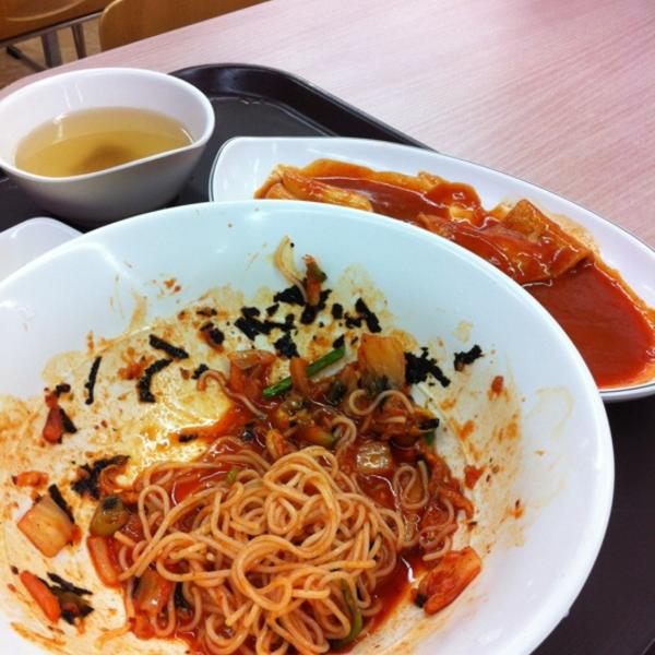 Photo taken at 이마트 (e-mart) by Eun Mi L. on 6/16/2012