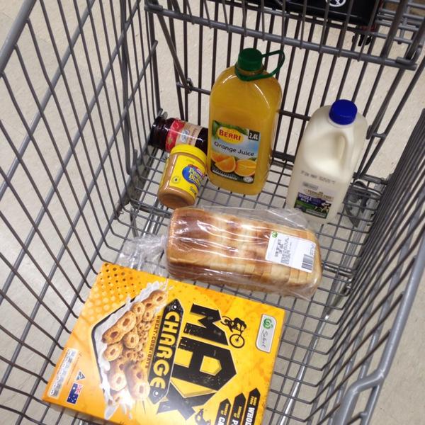 Photo taken at Woolworths by Eun-Man Y. on 5/12/2014