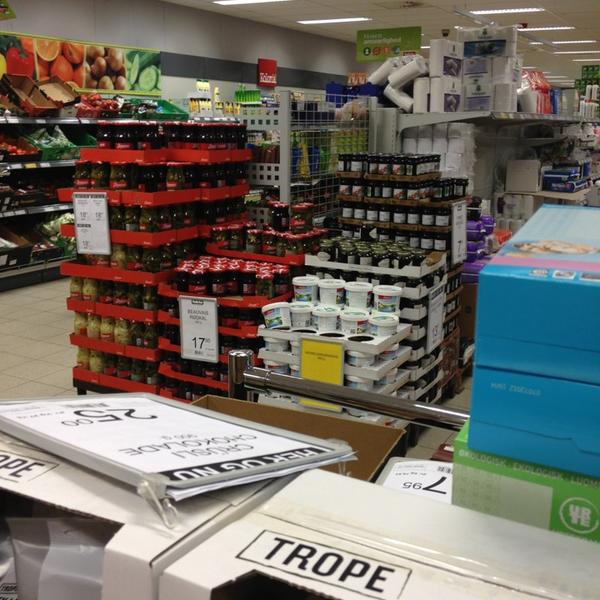 Photo taken at Fakta by Flemming H. on 3/28/2013