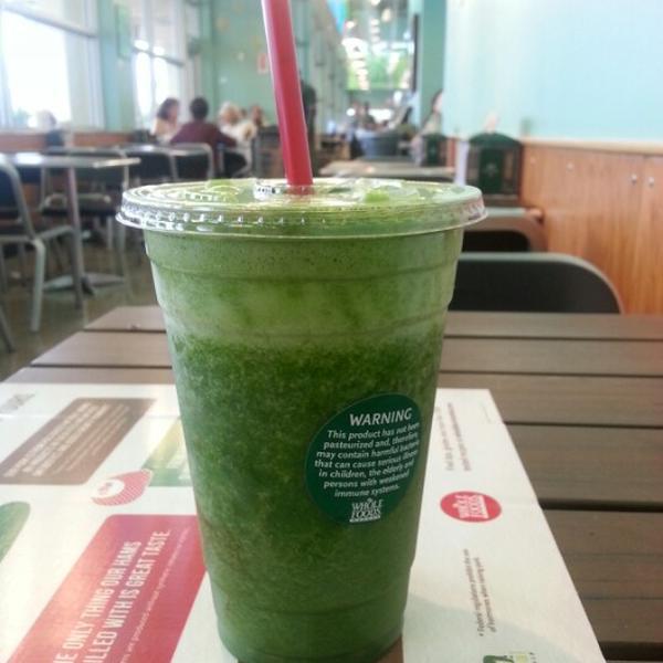 Photo taken at Whole Foods Market by Rafael M. on 12/26/2012-佛罗里达州彭布罗克派恩斯大道14956号 Photo taken at Whole Foods Market by Rafael M. on 12/26/2012