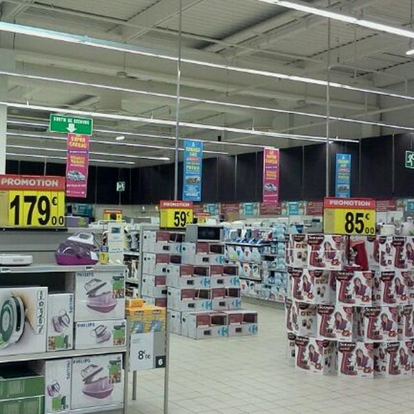 Photo taken at Carrefour Trifontaine by Longboard34 D. on 10/5/2011-法国朗格多克鲁西永圣克莱芒德里维埃冈义路 Photo taken at Carrefour Trifontaine by Longboard34 D. on 10/5/2011