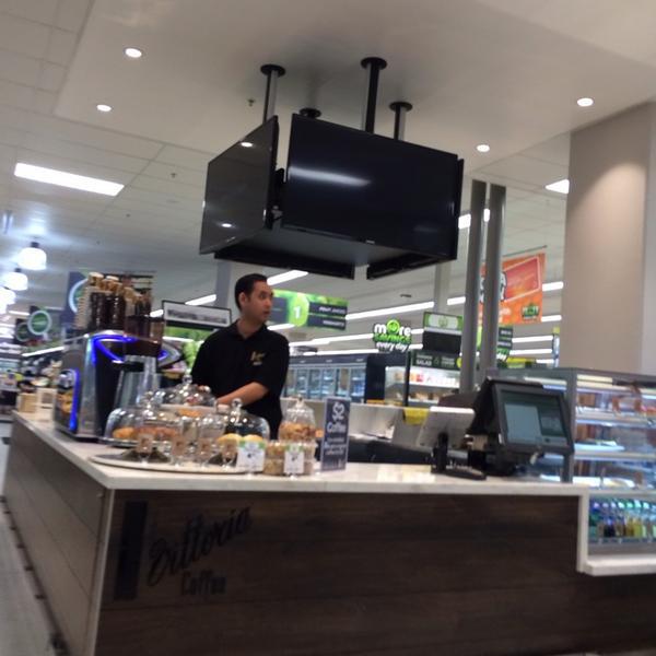 Photo taken at Woolworths by Chorus Call A. on 11/19/2013-澳大利亚昆士兰州纽斯特德天驰76 Photo taken at Woolworths by Chorus Call A. on 11/19/2013