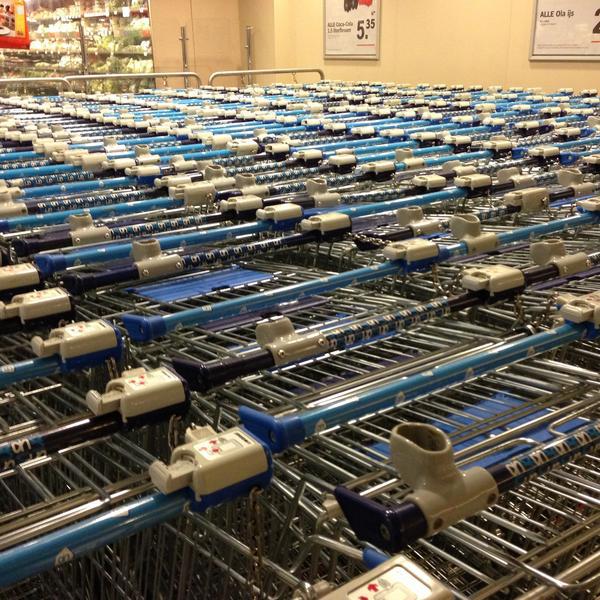 Photo taken at Albert Heijn by Duco R. on 5/29/2013