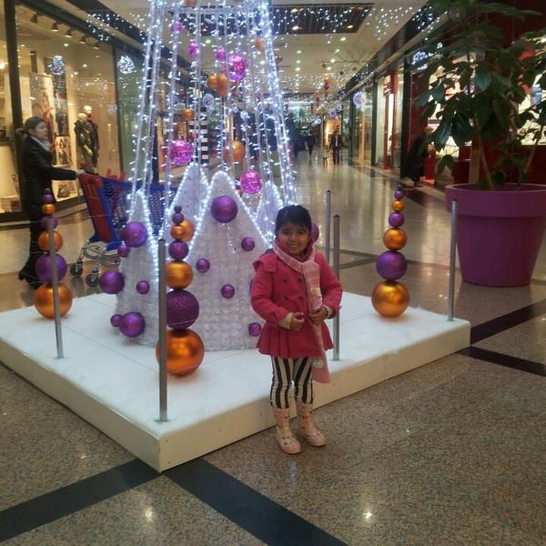 Photo taken at Carrefour by Türkan A. on 12/16/2013-法国第戎昆汀尼勃艮第大街 Photo taken at Carrefour by Türkan A. on 12/16/2013