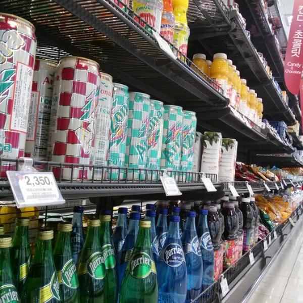 Photo taken at 홈플러스 익스프레스 / Home Plus Express by Chloe J. on 11/12/2012