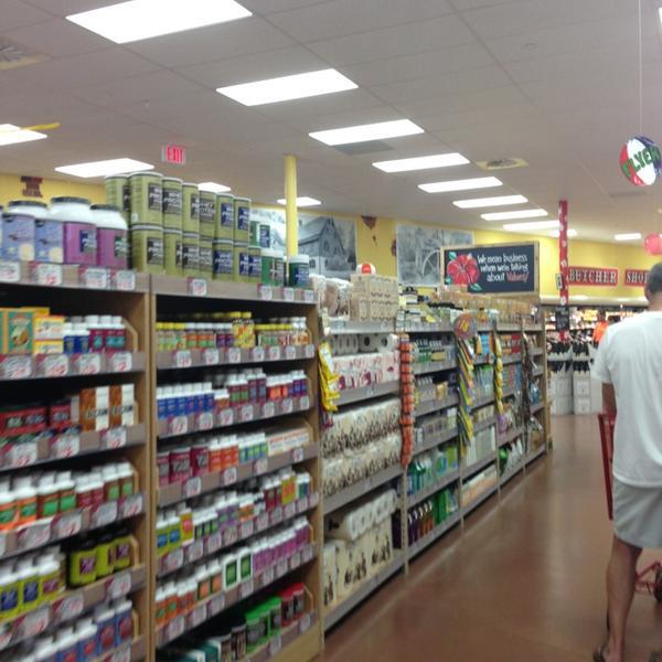 Photo taken at Trader Joe's by Jimmy C. on 6/29/2013-北卡罗来纳州温斯顿 - 塞勒姆南斯特拉特福德路252 Photo taken at Trader Joe's by Jimmy C. on 6/29/2013