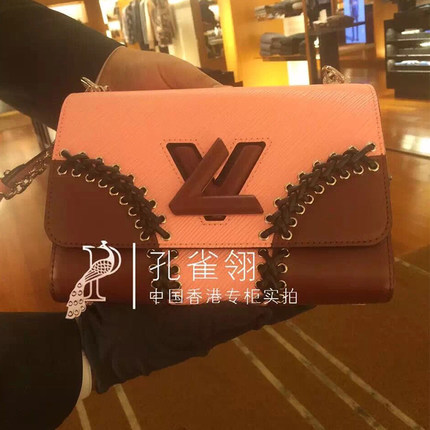 Louis Vuitton路易威登lv女包16春款拼色单肩包TWIST手袋M42448 Louis Vuitton路易威登lv女包16春款拼色单肩包TWIST手袋M42448