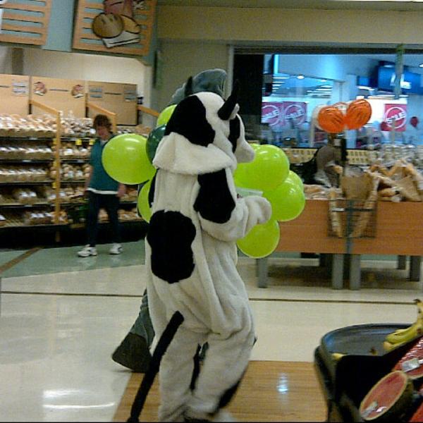 Photo taken at Woolworths by Kimmytoot K. on 7/7/2012
