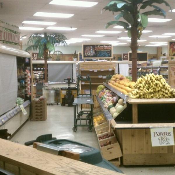 Photo taken at Trader Joe's by TJ M. on 6/26/2012-美国加利福尼亚州西米谷科克伦街2975 Photo taken at Trader Joe's by TJ M. on 6/26/2012