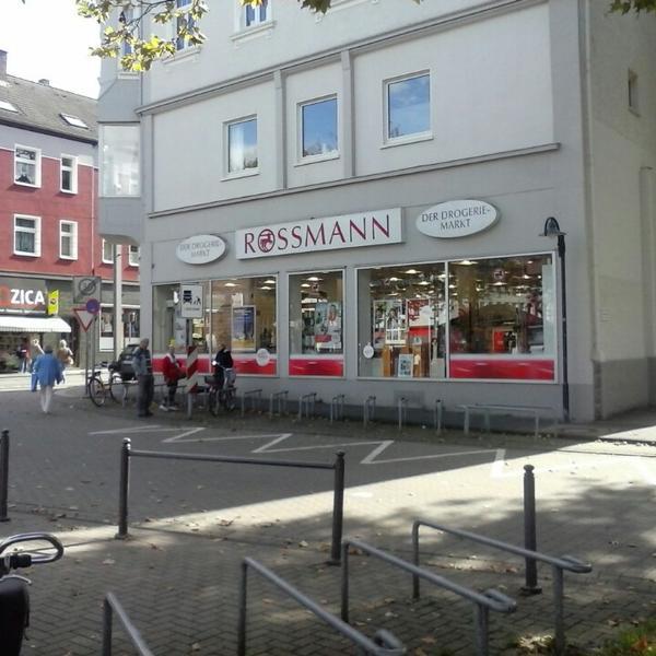 Photo taken at Rossmann by Aquii E. on 9/18/2013