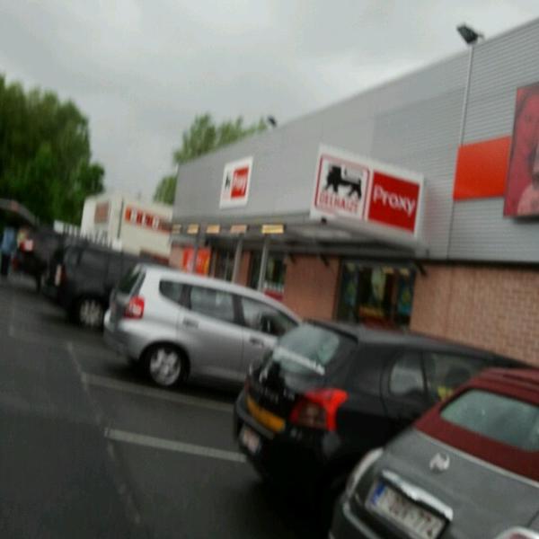 Photo taken at Proxy Delhaize by Franky N. on 6/15/2012