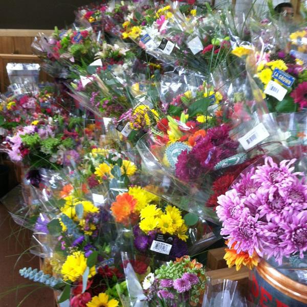 Photo taken at Trader Joe's by Teri T. on 3/4/2013-美国加利福尼亚州圣荷西科尔曼大道635 Photo taken at Trader Joe's by Teri T. on 3/4/2013