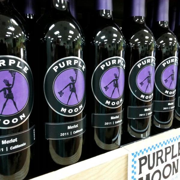 Photo taken at Trader Joe's by Hunter Y. on 6/29/2013