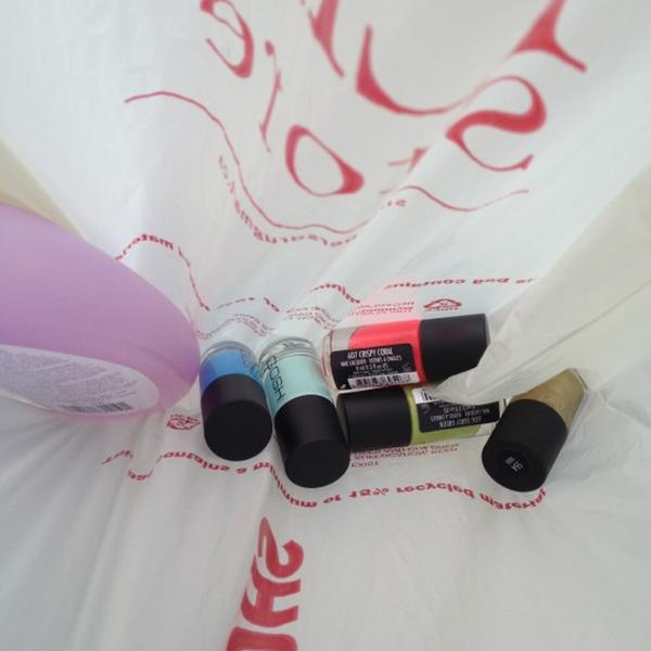 Photo taken at Shoppers Drug Mart by Sholeh on 9/7/2012