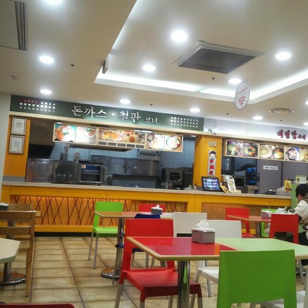 Photo taken at 홈플러스 (Home Plus) by Neonara on 2/28/2015-庆尚北道庆州97 Photo taken at 홈플러스 (Home Plus) by Neonara on 2/28/2015