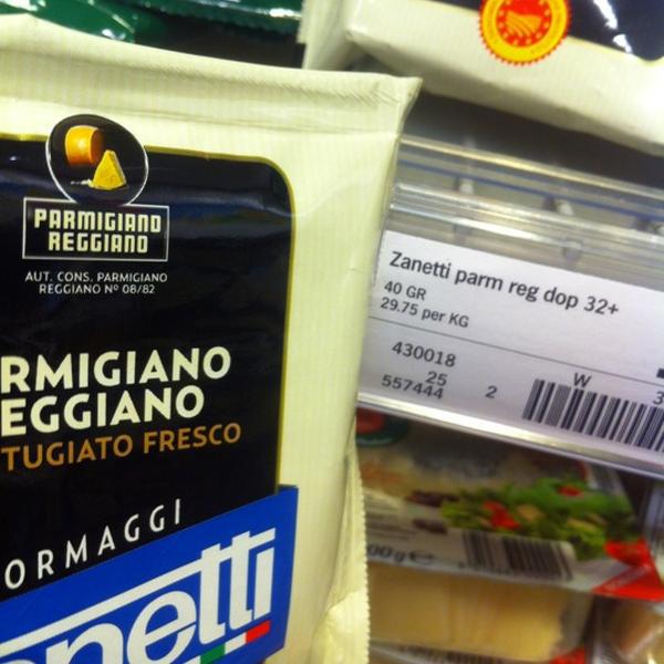 Photo taken at Albert Heijn XL by Raymond J. on 8/23/2012-荷兰格尔德兰奈梅亨圣雅各大街61号 Photo taken at Albert Heijn XL by Raymond J. on 8/23/2012