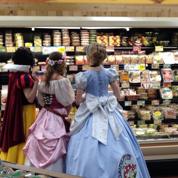 Photo taken at Trader Joe's by Anndora L. on 5/4/2014-美国加利福尼亚州皮诺尔谷路2742 Photo taken at Trader Joe's by Anndora L. on 5/4/2014