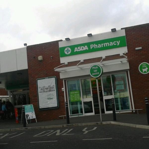 Photo taken at Asda by Gez B. on 12/8/2013-英国西密德兰西米德兰兹郡皮尔森街 Photo taken at Asda by Gez B. on 12/8/2013