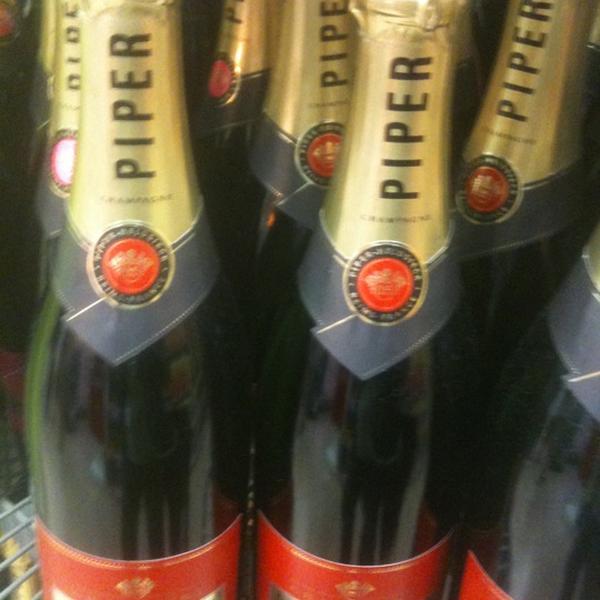 Photo taken at Monoprix by Alberto on 5/16/2012-法国戛纳马雷塞尔福熙大街9 Photo taken at Monoprix by Alberto on 5/16/2012