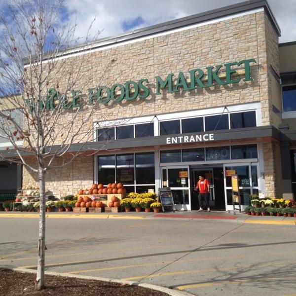 Photo taken at Whole Foods Market by Joe G. on 9/30/2012-伊利诺州埃尔金市绍姆堡镇马丁格尔路750号 Photo taken at Whole Foods Market by Joe G. on 9/30/2012